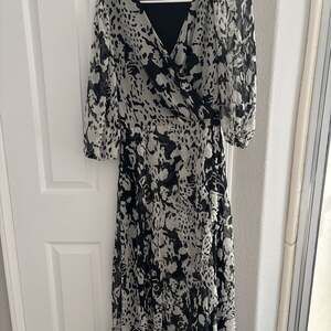 Harlow & Rose Womens Long Sleeve Surplice Maxi Dress